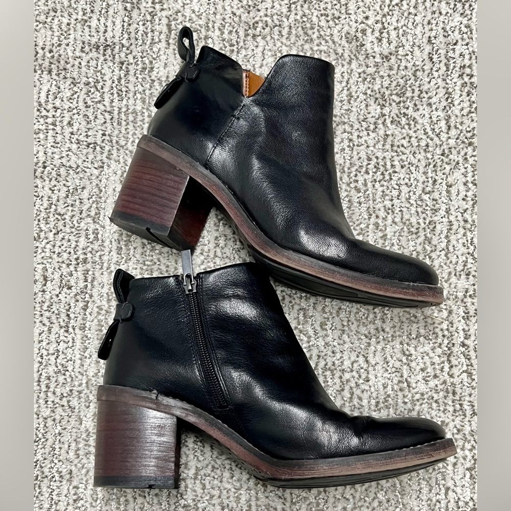 Franco Sarto Leather Black Ankle Zip Boots women’s Size 7M